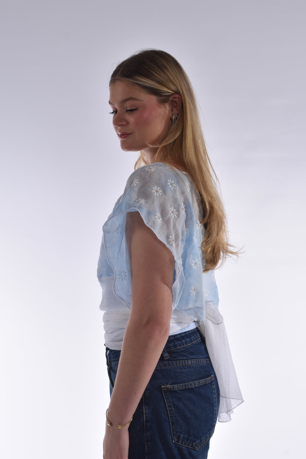 The Isla Top Blue Daisy