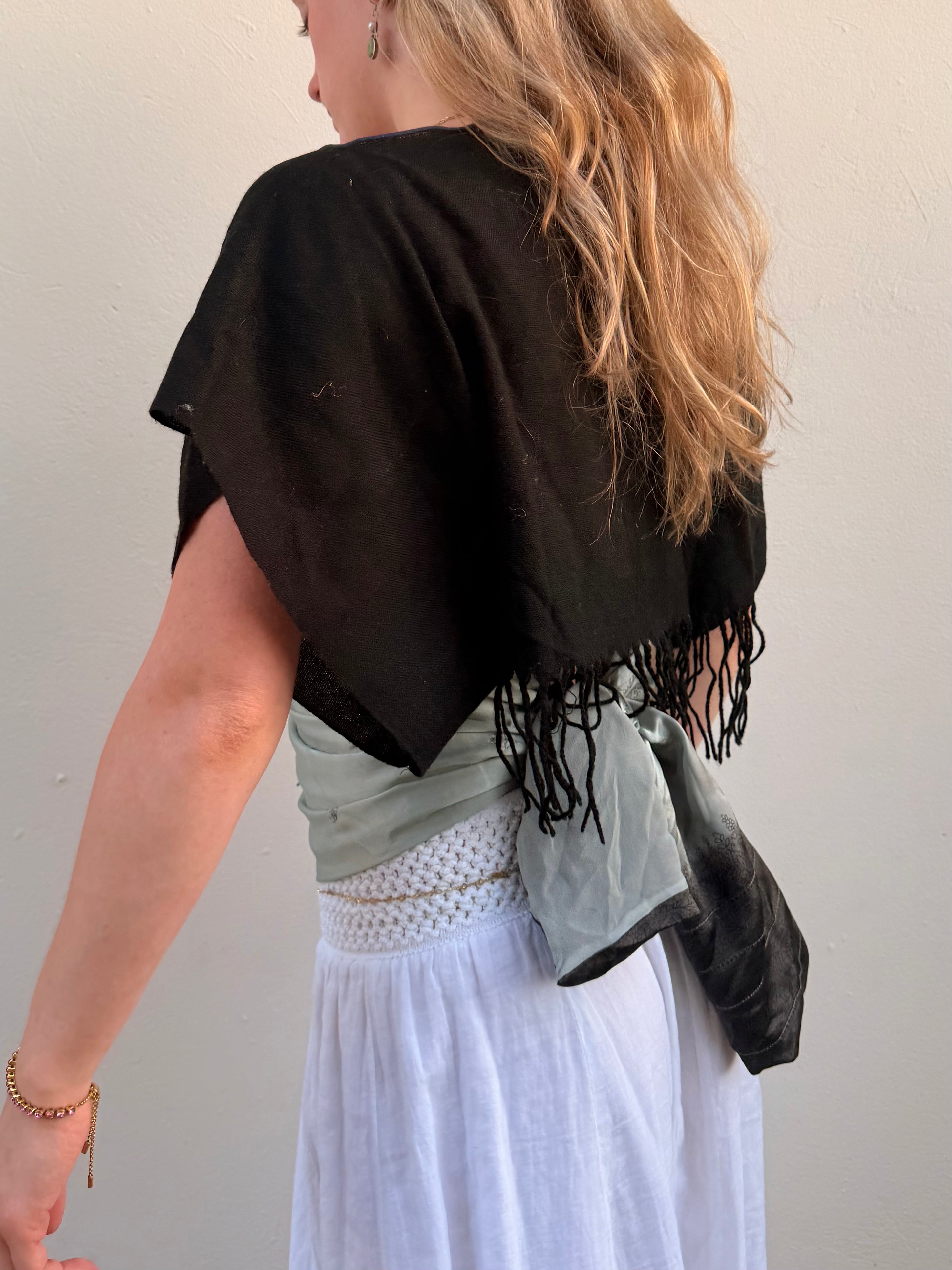 The Lily Top Black & Grey